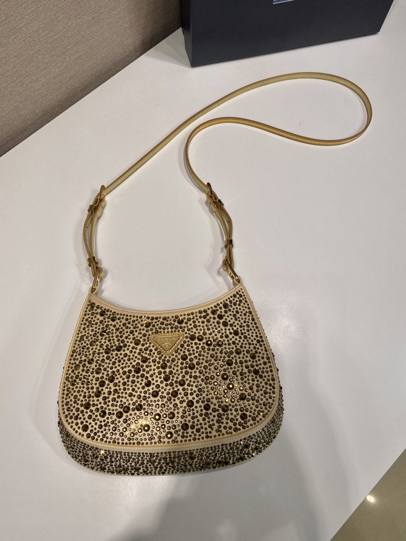 Pra*a cleo bags